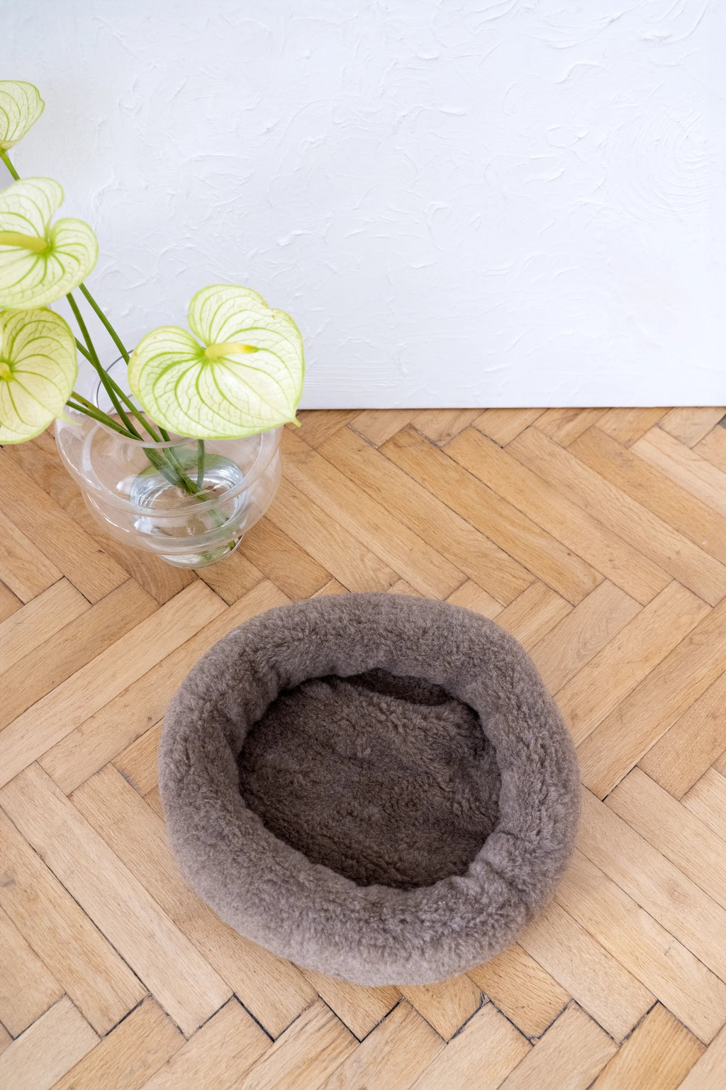 Natural Wool Round Pet Bed | Cozy, Eco-Friendly Comfort – Beige